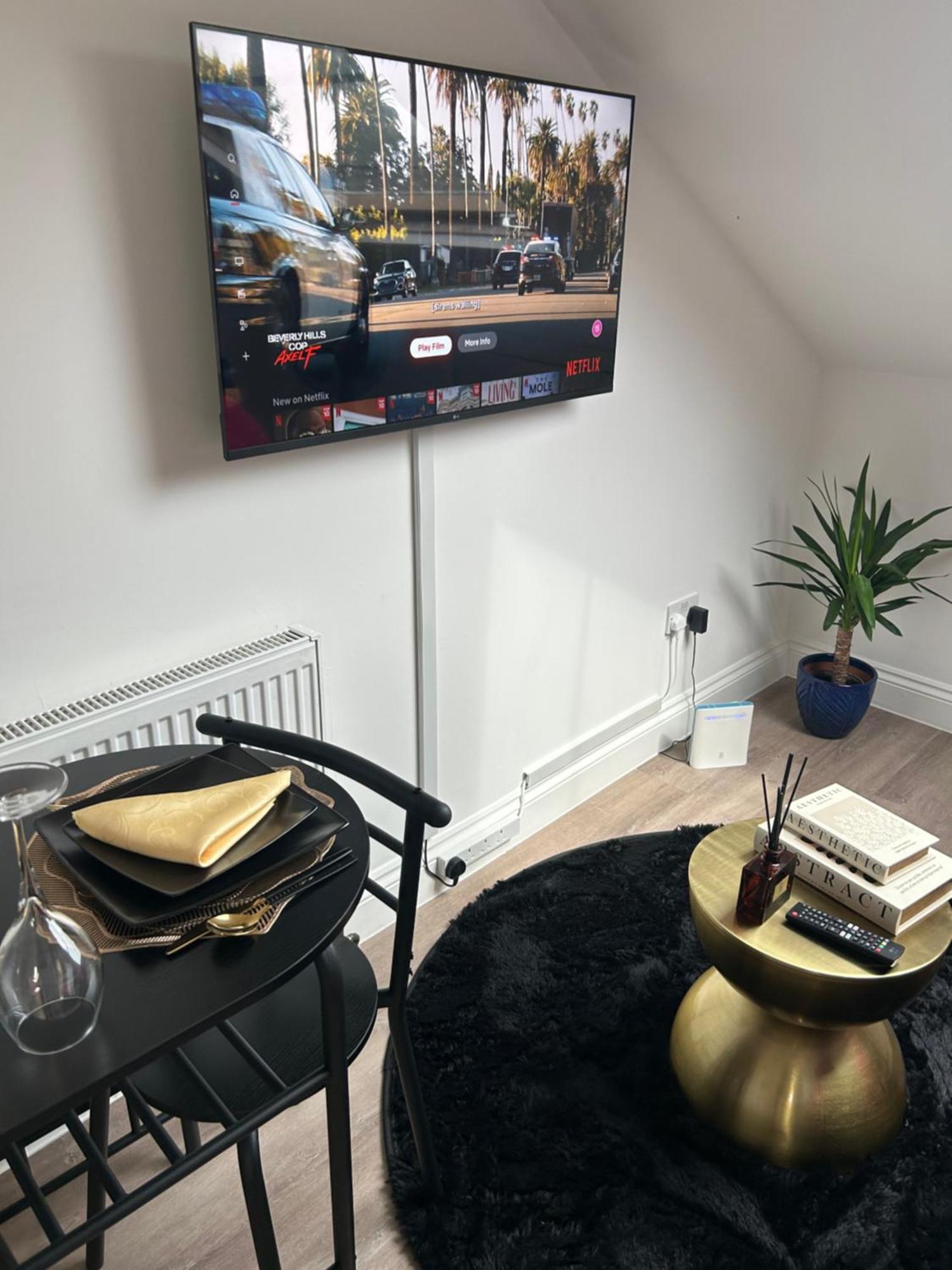 Qties Luxury Home London Exterior photo